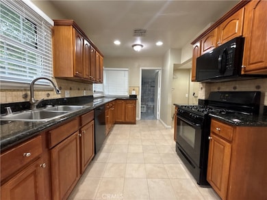 19145 Kittridge St, Reseda, CA 91335 - photo 4