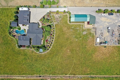 998 W Justice Rd, Central Point, OR 97502 - photo 6