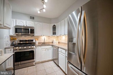 Town Square Towers unit 631, Washington, DC 20024 - photo 6