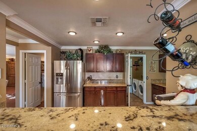 (10) Kitchen