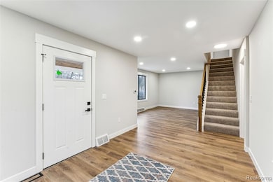 9398 Ortonville Rd, Clarkston, MI 48348 - photo 3