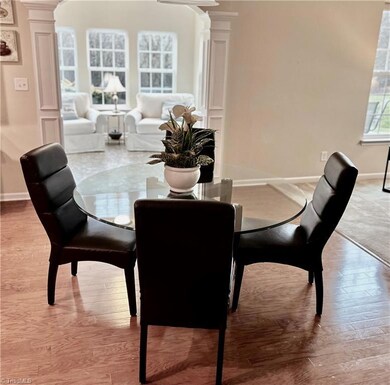 Kitchen dining area