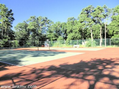 Town Tennis Courts - 1/2 mile awat