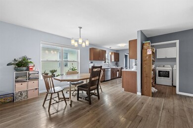 806 10th St SW, Cedar Rapids, IA 52404 - photo 6