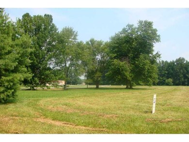 972 E Santee Dr, Greensburg, IN 47240 - photo 3