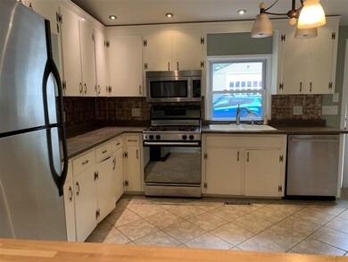 54 Conant Rd, Nashua, NH 03062 - photo 3