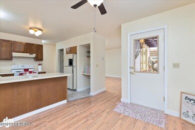 10-Dining Room 20220304-DW-0412