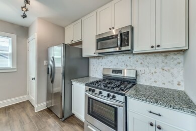 814 N Jackson St, Waukegan, IL 60085 - photo 5