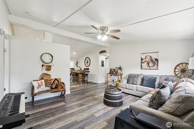 725 37th St SE unit 36, Auburn, WA 98002 - photo 4