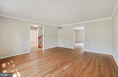 11511 Karen Dr, Potomac, MD 20854 - photo 5
