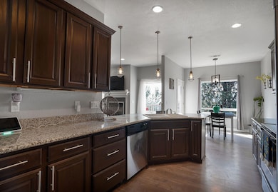 1536 R J Dr, Grants Pass, OR 97526 - photo 7