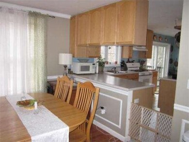 154 Monument St, Haverhill, MA 01832 - photo 4