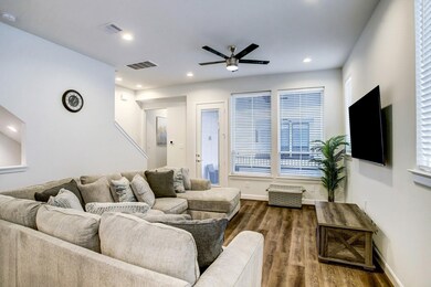 2804 Grand Fountains Dr unit C, Houston, TX 77054 - photo 4