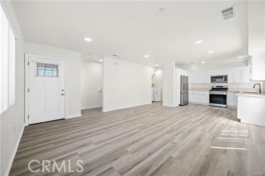 6828 Miramonte Blvd unit B3, Los Angeles, CA 90001 - photo 3
