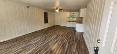 2617 Cottonwood Ave, Bay City, TX 77414 - photo 5