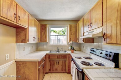 4548 Birkenhead Rd, Jacksonville, FL 32210 - photo 3