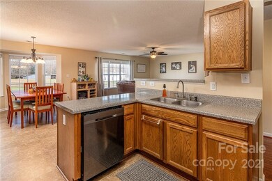 127 Windrow Ln, Statesville, NC 28625 - photo 5