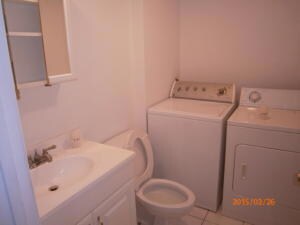 half bath, laundry.JPG