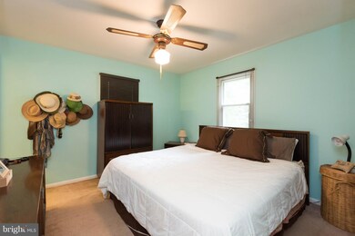 323 Edgemere Dr, Annapolis, MD 21403 - photo 4