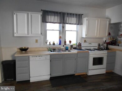 532 S 2nd St, Chambersburg, PA 17201 - photo 3