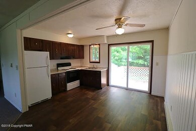 203 Joy Glen unit 201, Sciota, PA 18354 - photo 2