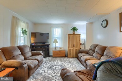 2 E Clements St, Pine Grove, PA 17963 - photo 4