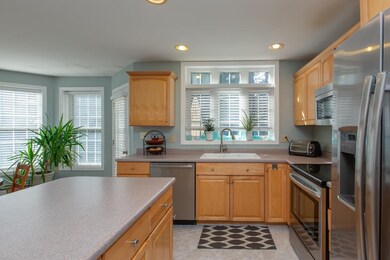 6 Lori Ln, Londonderry, NH 03053 - photo 6