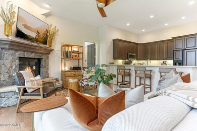 673 Sawatch Dr-006-022-Living Room-MLS_S