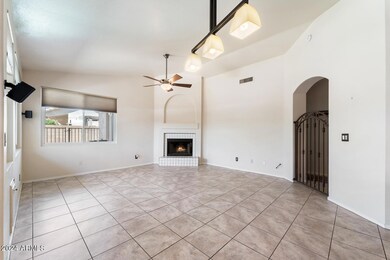 006__1373SApolloCt