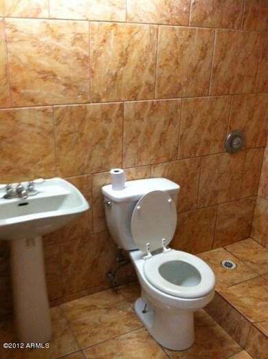 Main bathroom