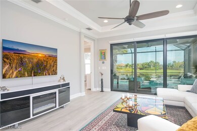 Great room with view to the lanai