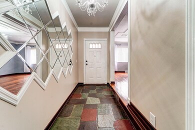 4904 Tamarack Blvd, Columbus, OH 43229 - photo 4