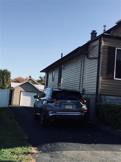 1110 Stonewall Ln unit Whole House, Secaucus, NJ 07094 - photo 3