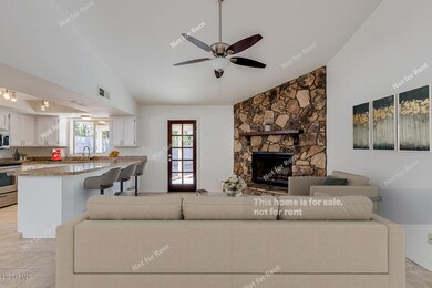 Staged1 3705 E Grove Ave