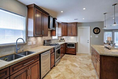 10006 Valley Forge Dr, Houston, TX 77042 - photo 7