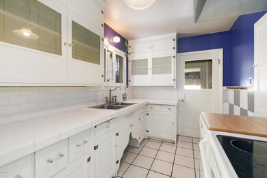 7 Kitchen