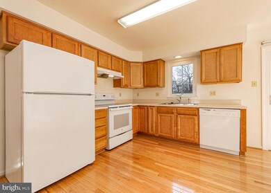 6657 Dasher Ct, Columbia, MD 21045 - photo 4