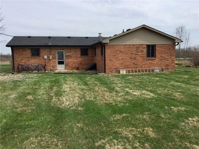 11185 N Division Rd, Fountaintown, IN 46130 - photo 7