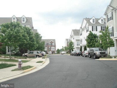 21035 Sojourn Ct, Germantown, MD 20876 - photo 4