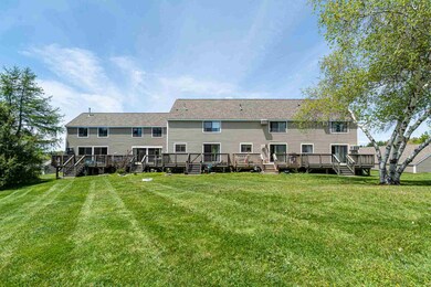 11 Pendleton Ln, Londonderry, NH 03053 - photo 3