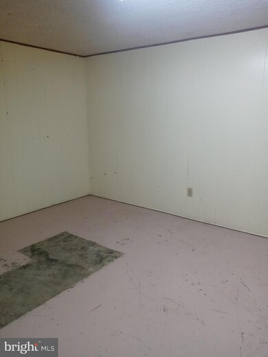 1075 Hyslip Ford Rd, Bunker Hill, WV 25413 - photo 4