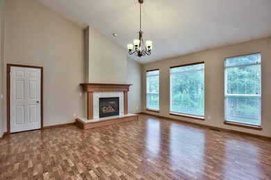 GREAT ROOM GAS FIREPLACE, VAULTED MAIN FLOOR CEILI