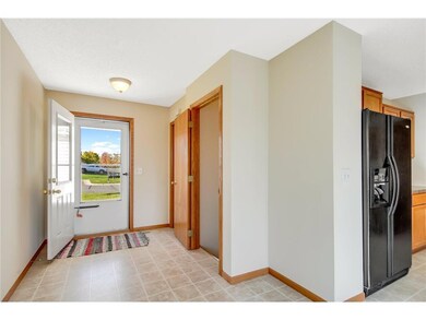 5-web-or-mls-12593 Pond View Rd-02
