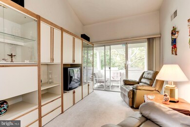 10837 Luxberry Dr, Rockville, MD 20852 - photo 6