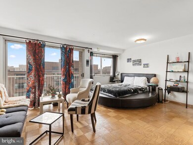 Potomac Plaza Terraces unit 912, Washington, DC 20037 - photo 5