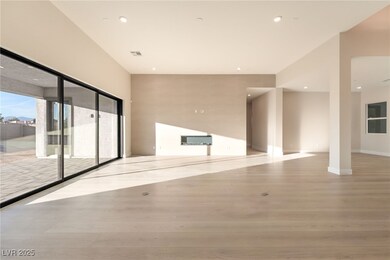 9261 Fountain Creek Ct, Las Vegas, NV 89139 - photo 7