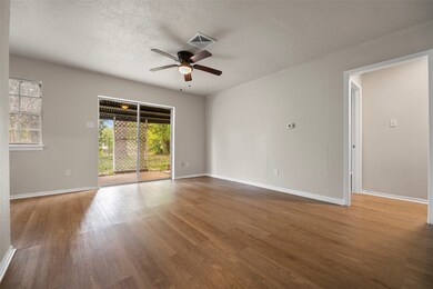13335 Ambrose St, Houston, TX 77045 - photo 5