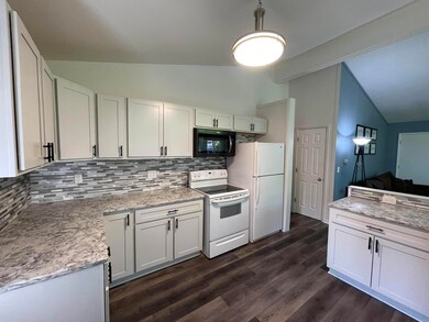 1826 Madison St, Cedar Falls, IA 50613 - photo 7