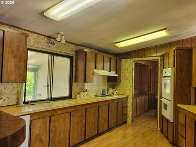 479 Heather Ln, Roseburg, OR 97471 - photo 3