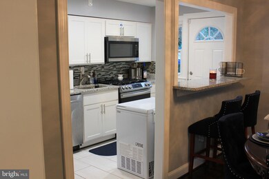 438 S Wickham Rd, Baltimore, MD 21229 - photo 5